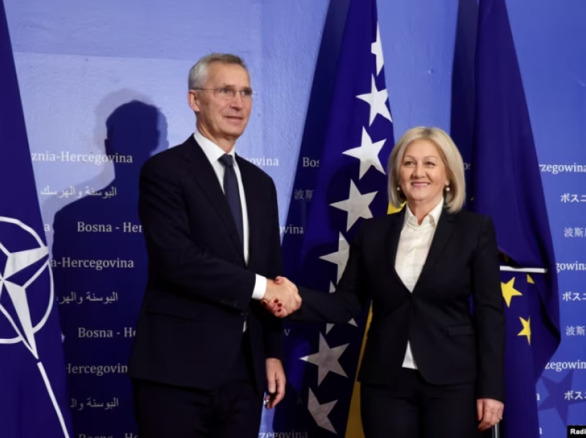 Stoltenberg në Sarajevë: Jemi të shqetësuar nga retorika e ndarjes dhe ndikimi rus