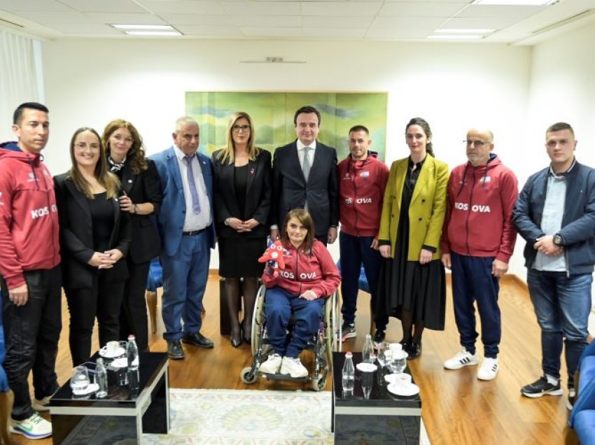 Kryeministri Kurti takohet me përfaqësues nga Komiteti Paralimpik i Kosovës