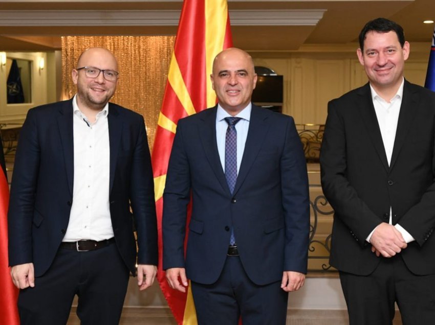 Kovaçevski në takim me Saracin dhe Frangesh: Për të ardhmen evropiane të Maqedonisë së Veriut, përgjegjësia duhet të mbizotërojë mbi interesat partiake