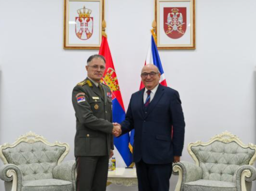 Peach takon në Beograd komandantin e ushtrisë serbe, në fokus Kosova