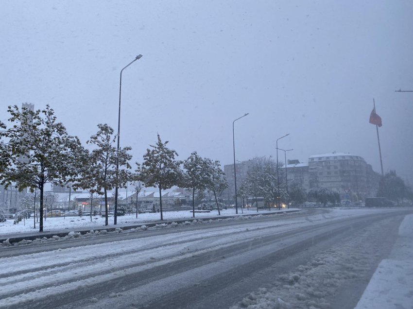 Rënia e borës, MPB njofton se të gjitha rrugët janë të kalueshme