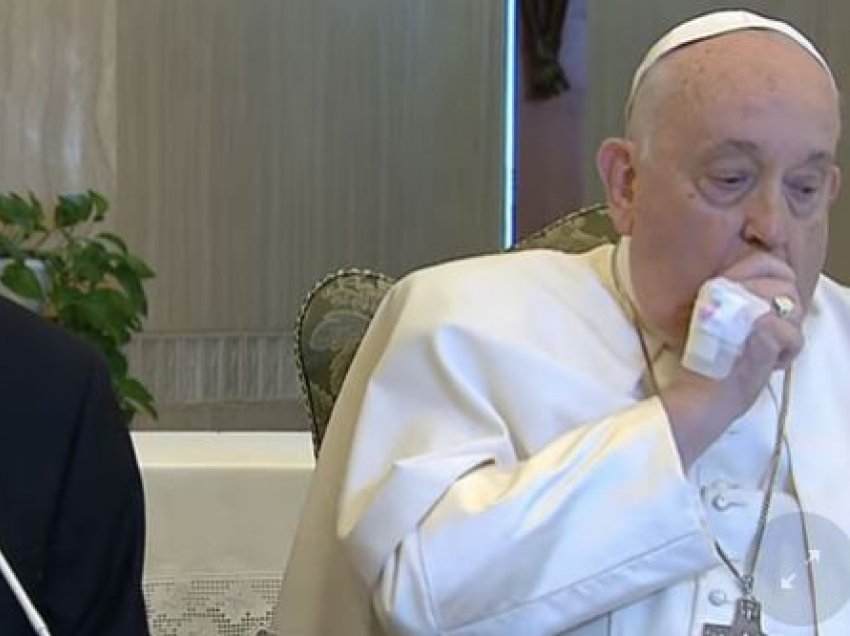 Papa Françesku sërish shfaqet i sëmurë