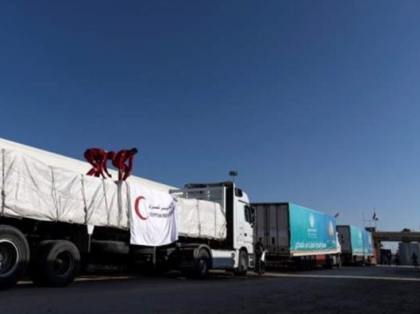 31 kamionë me ndihma hyjnë në Gaza