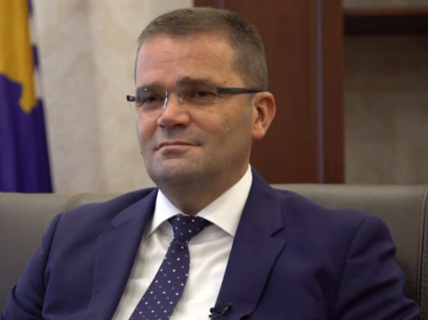 Paratë false në Kosovë, ish-guvernatori i BQK-së: Të ndryshohet metoda e pagesave dhe të trajnohen stafet