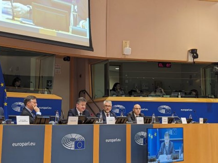 Lajçak në PE me shefin e EULEX-it, raportojnë për veriun dhe “progresin e arritur në dialog”