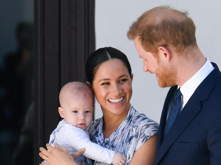 E bujshme: Zbulohet se kush bëri komente raciste në lidhje me ngjyrën e lëkurës së Archie në familjen mbretërore