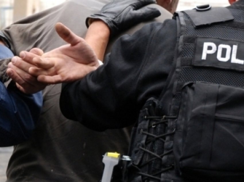 Drogë me postë nga ShBA-ja, arrestohet një person në Prishtinë