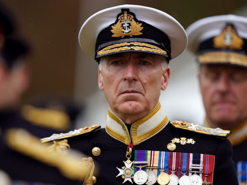 Dislokimi i forcave britanike shtesë në Kosovë, Admirali Sir Tony Radakin: Përkushtim i palëkundur ndaj NATO-s dhe sigurisë