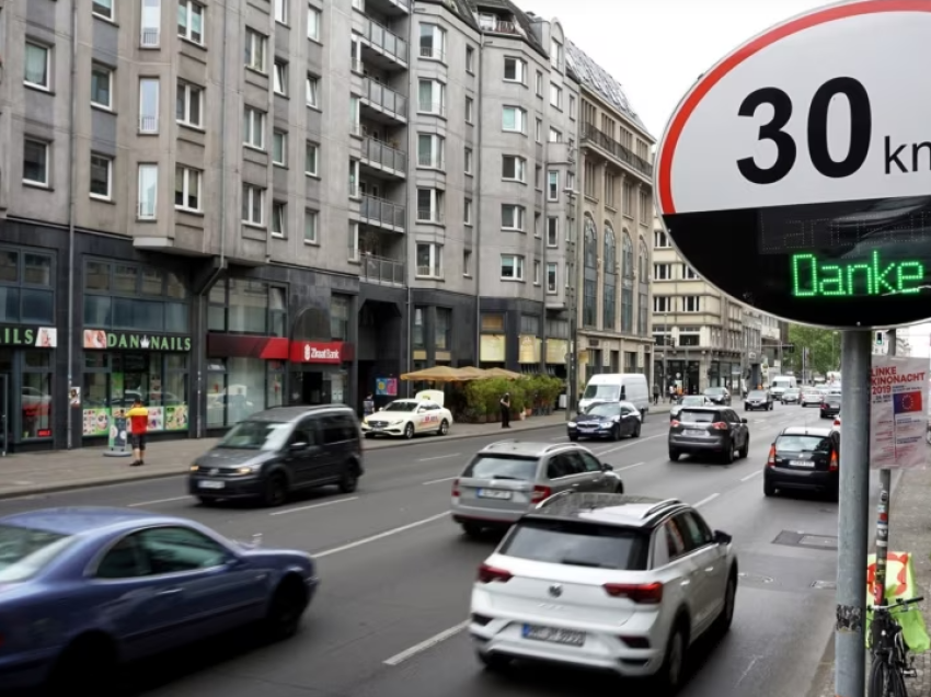 Qeveria e re në Berlin ndryshon qasjen ndaj përdorimit të makinave