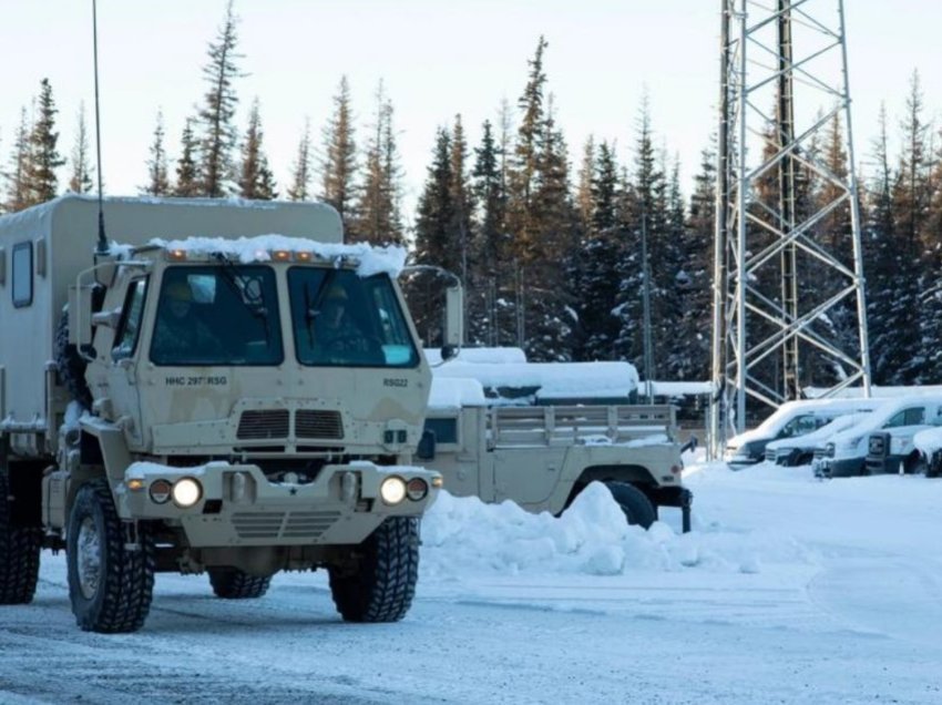 Rrokulliset mjeti transportues i ushtrisë amerikane në Alaska, humbin jetën dy ushtarë dhe 12 tjerë lëndohen