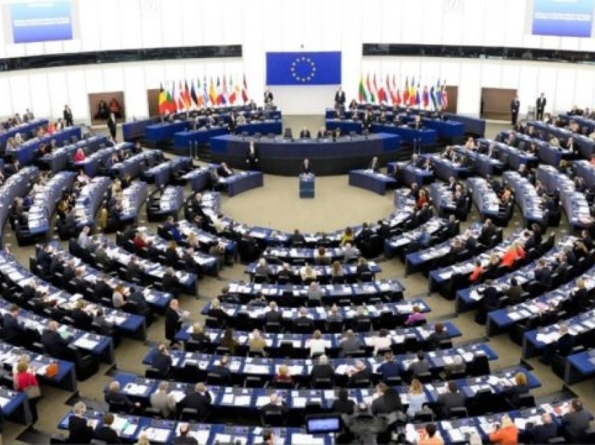 PE do të hedhë në votim rezolutën për Kosovën të enjten, grupet politike bëjnë thirrje për sanksionim të Serbisë