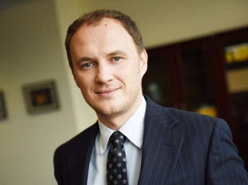 “Normalitet shumë i çuditshëm”, Petrit Selimi flet për vizitën në Ukrainë
