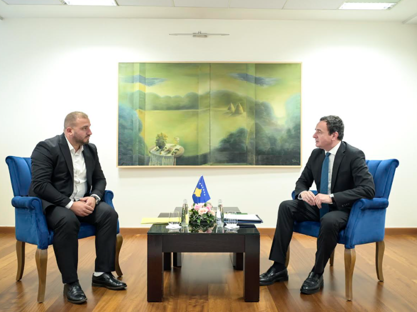 Kurti takohet me nënkryetarin e Bujanocit, flasin për pakicën shqiptare në Serbi