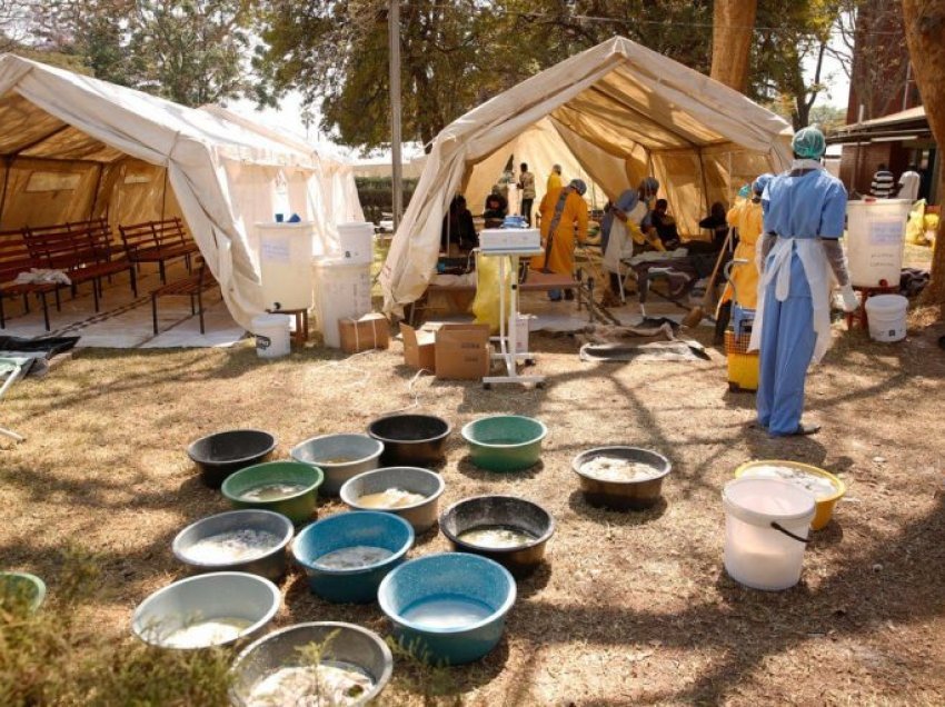 Zimbabve regjistron 100 vdekje të dyshuara nga kolera dhe vendos kufizime në tubime