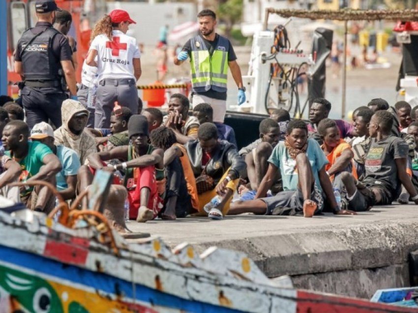 262 emigrantë u shpëtuan pranë ishujve Kanarie