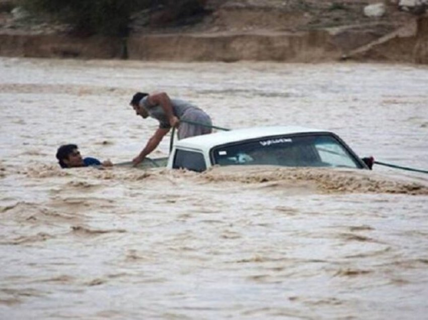 Mbi 450 persona janë prekur nga përmbytjet në Iran gjatë 3 ditëve të fundit