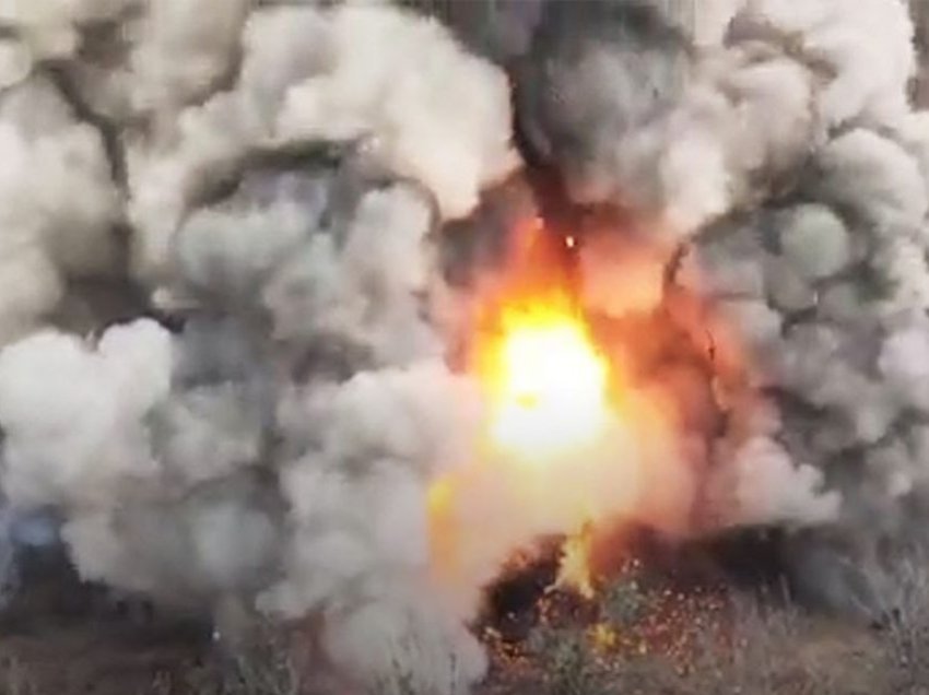 Tankun rus e hedhin në erë ukrainasit, e godasin me predhë antitank – goditja ishte tejet e fuqishme dhe direkte