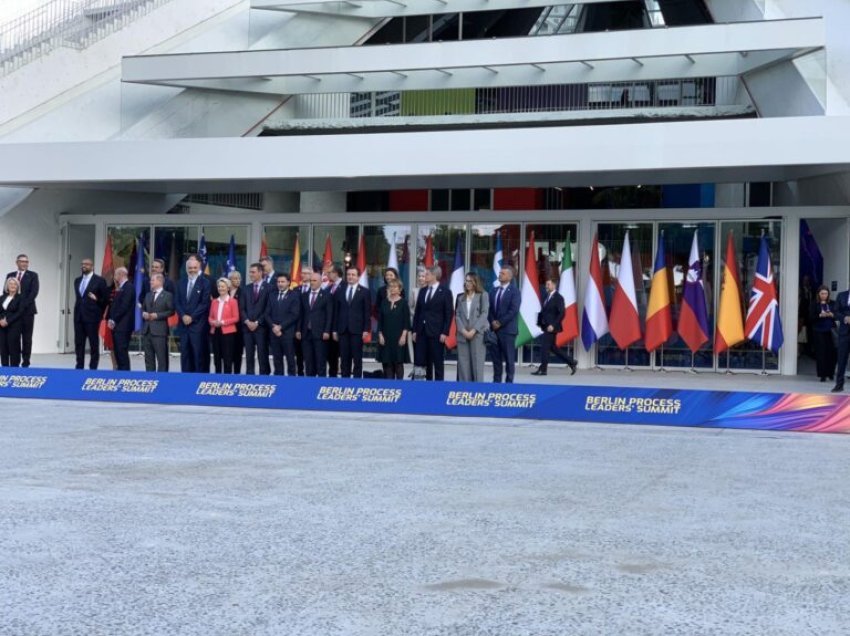Bërnabiq bojkoton fotografinë familjare të Samitit të Berlinit, shkak flamuri i Kosovës
