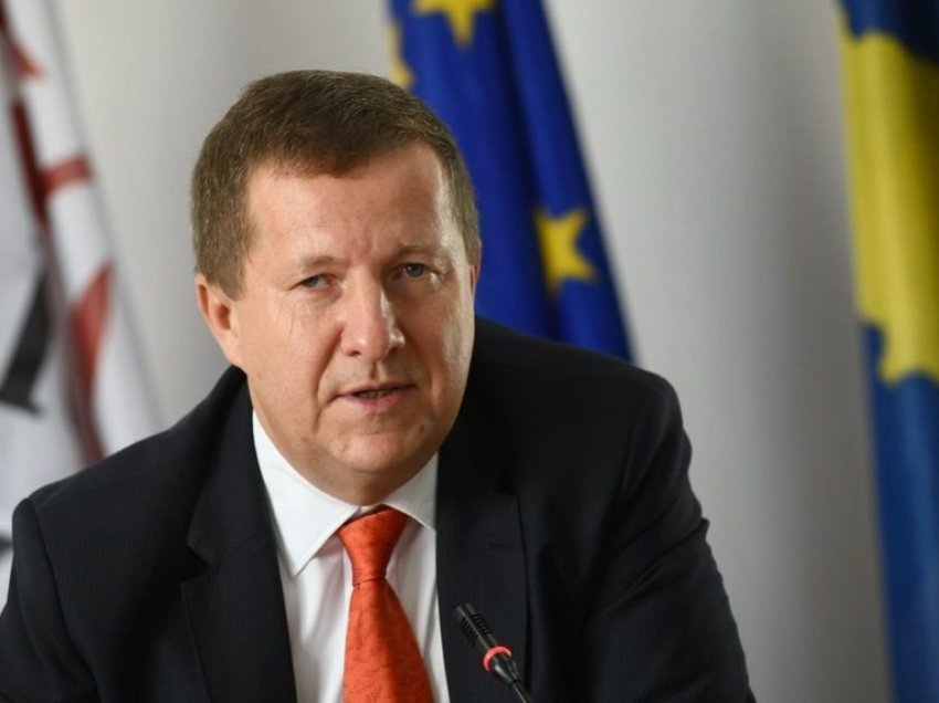 Shefi i BE-së në Kosovë i bën thirrje pozitës që të marrë pjesë në të gjitha seancat plenare