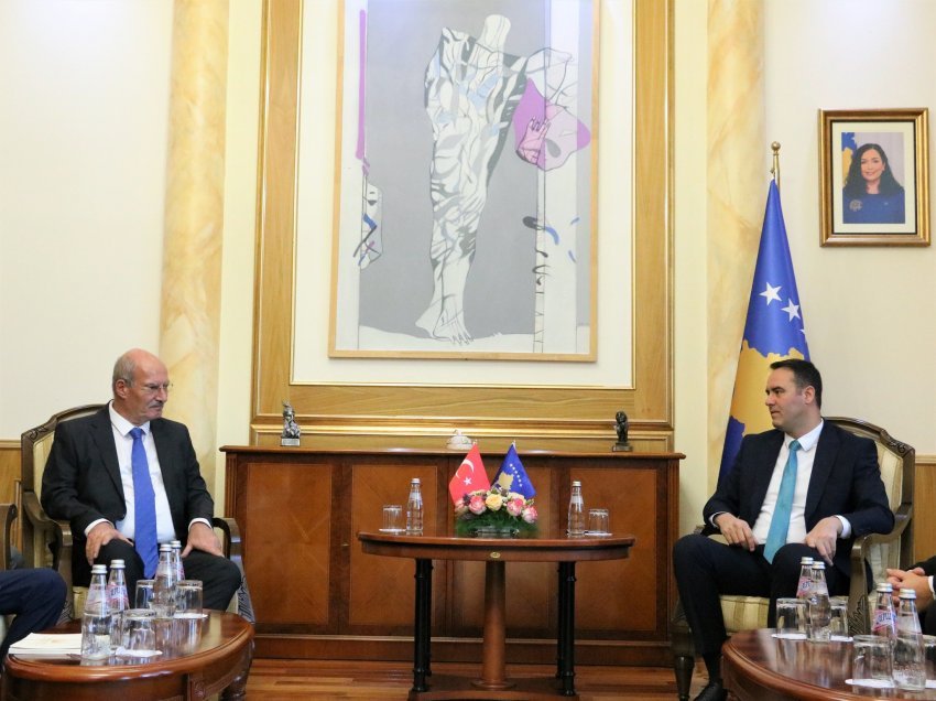 Kryetari Glauk Konjufca priti në takim delegacionin e Odës Tregtare të Ankarasë