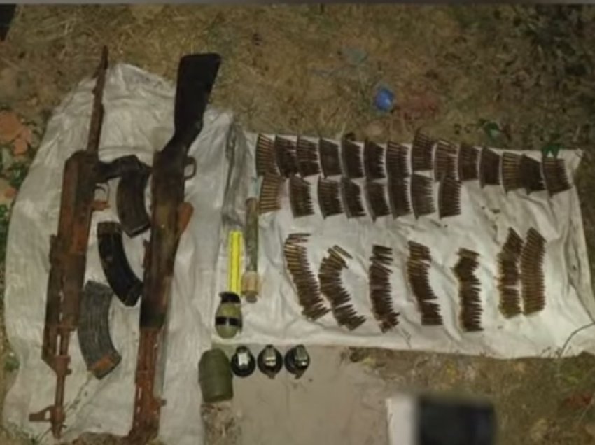 Armët dhe municioni në fshatin serb të Vushtrrisë