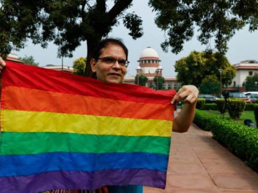 Gjykata e lartë e Indisë refuzon të legalizojë martesat e së njëjtës gjini