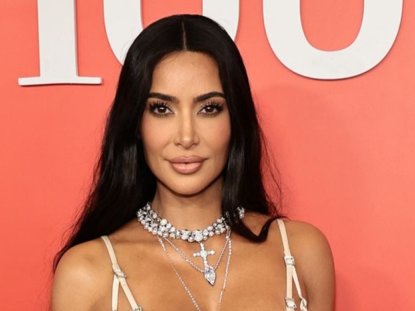 Kim Kardashian zbulon gjënë më të çuditshme që ka vendosur në fytyrë