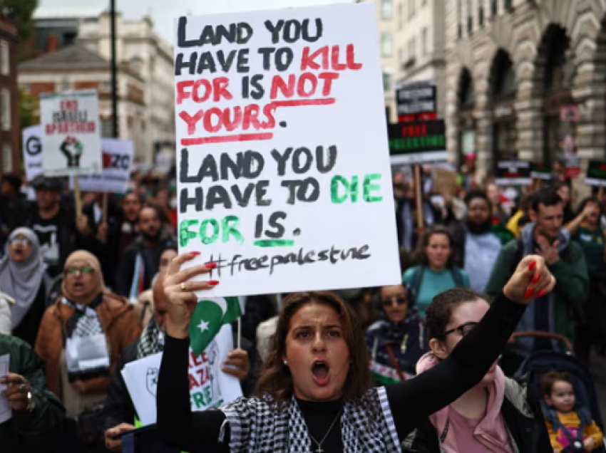 Deri në 100,000 njerëz protestojnë pro Palestinës në Londër