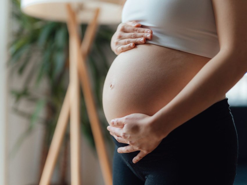 Java e 18-të e shtatzënisë: Keni hyrë në muajin e pestë, bebja tani mund të dëgjojë zërin tuaj, flisni me të dhe këndoni asaj!