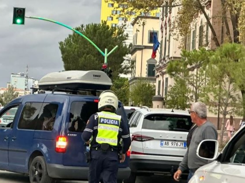 Parkimet e gabuara, gjobiten zyrtarët e Ministrisë së Brendshme në kryeqytet