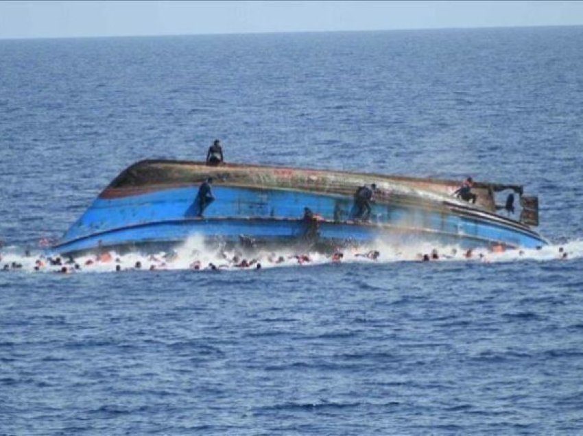 E rëndë në Siçili, përmbyset varka me emigrantë, pesë të vdekur