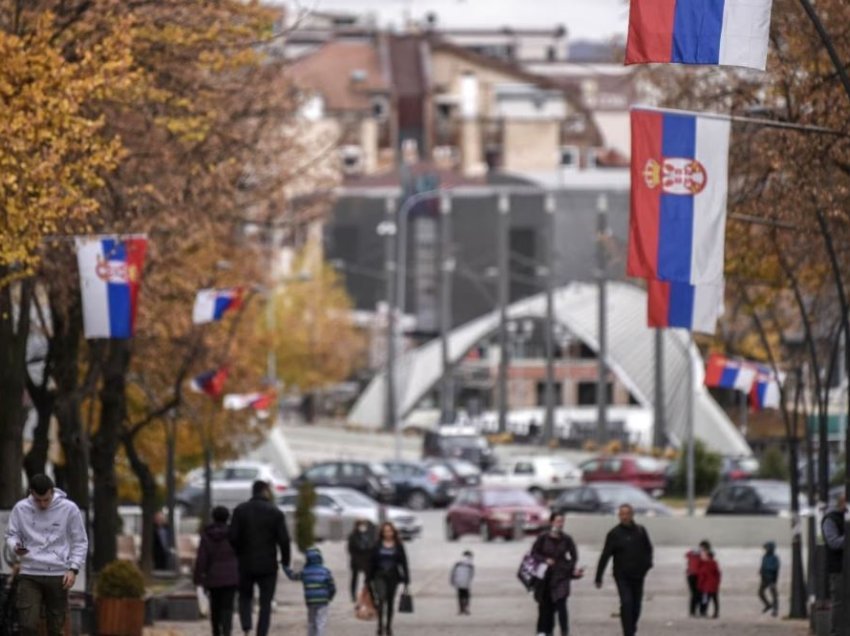 Në prag të heqjes së vizave, rritet interesimi i serbëve lokal për pajisje me pasaportë të Kosovës