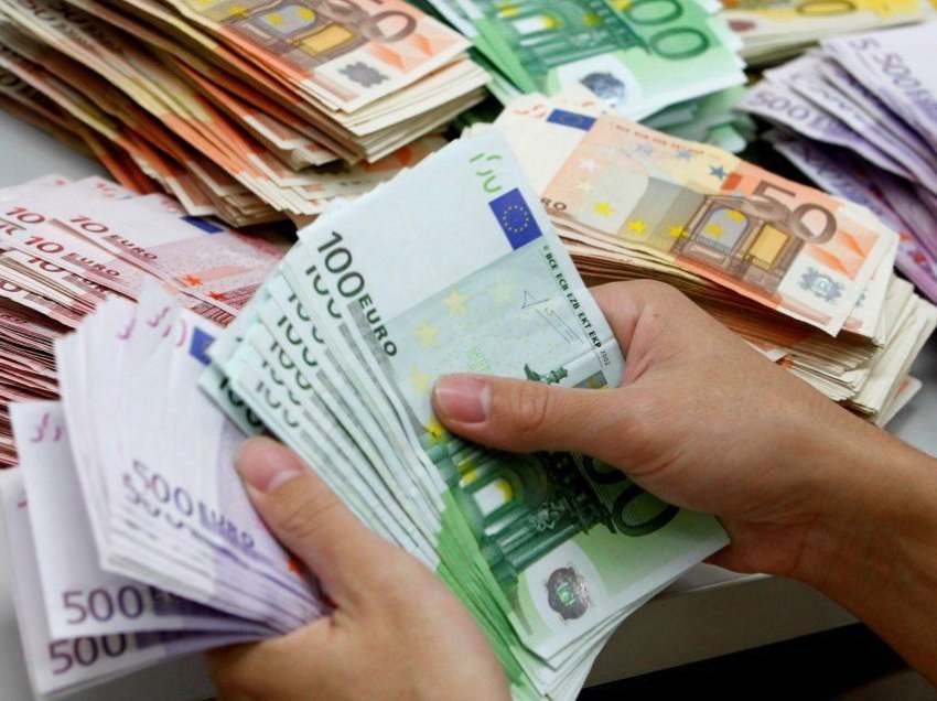 Rënia e euros po i nxjerr nga tregu, eksportuesit letër Ramës, propozojnë ndërhyrje