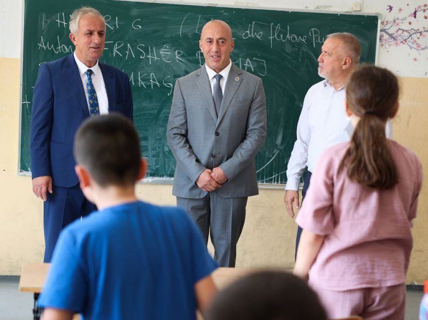 Haradinaj nga Suhareka uron vitin e ri shkollor: Jemi bashkë në synimin tonë për një të ardhme të ndritshme
