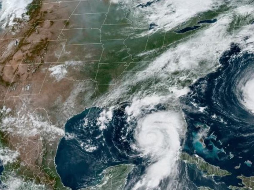 SHBA, shifra rekord të udhëtarëve ndërsa meteorologët paralajmërojnë për stuhi mbi Atlantik