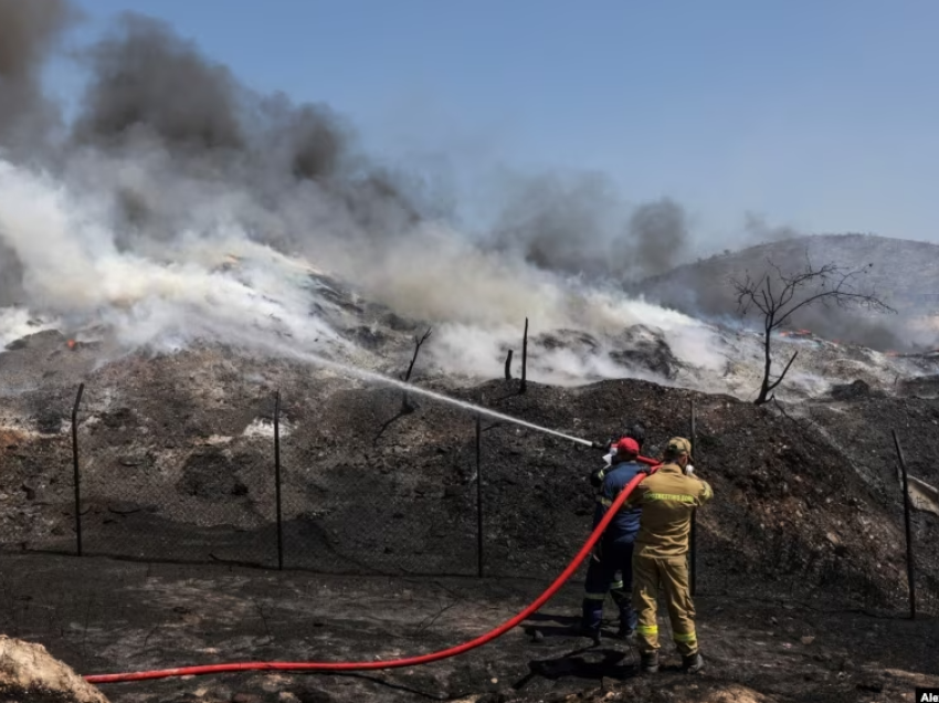 Vazhdojnë të përhapen zjarret në Greqi