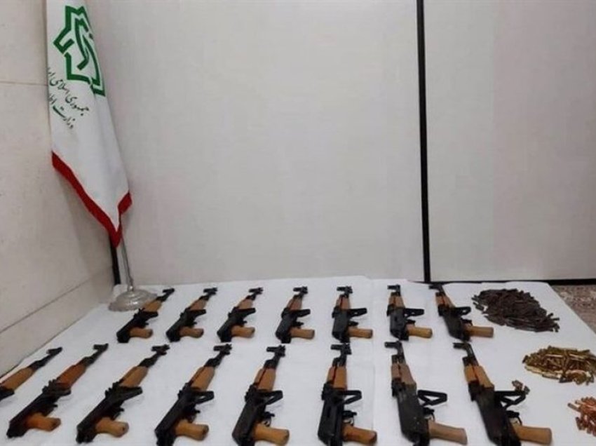Policia ka sekuestruar mbi 40 armë të paligjshme në qytetin verior të Iranit