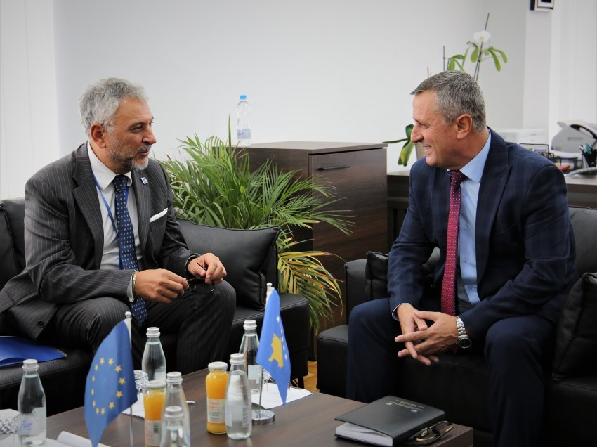 Kryeprokurori Blerim Isufaj pret në takim shefin e ri të EULEX-it Giovanni Pietro Barbano