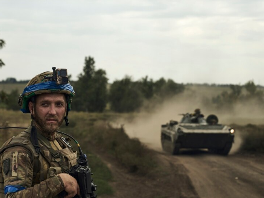 Stoltenberg: Kundërofensiva ukrainase po përparon