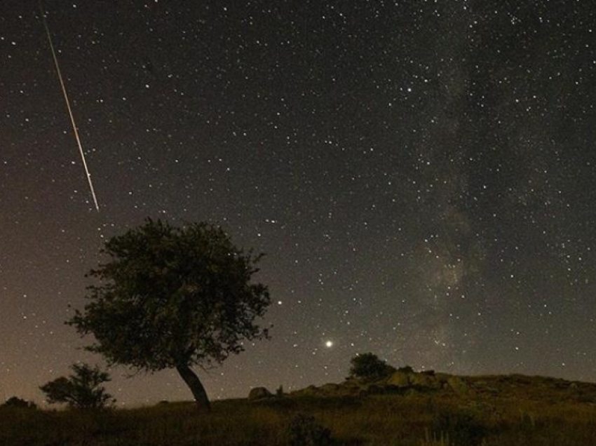 NASA: Pesë meteorë, tre prej të cilëve me madhësi të një avioni, do të kalojnë pranë Tokës
