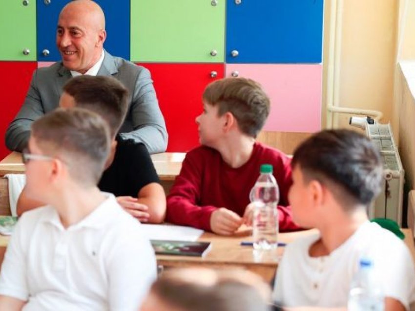 Haradinaj: Kush garanton se të gjithë fëmijët i kanë tekstet shkollore?