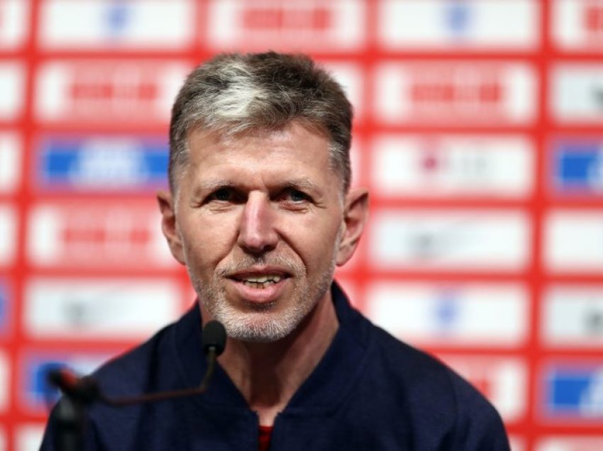 Trajneri i Çekisë i dëshpëruar me barazimin: Është një turp