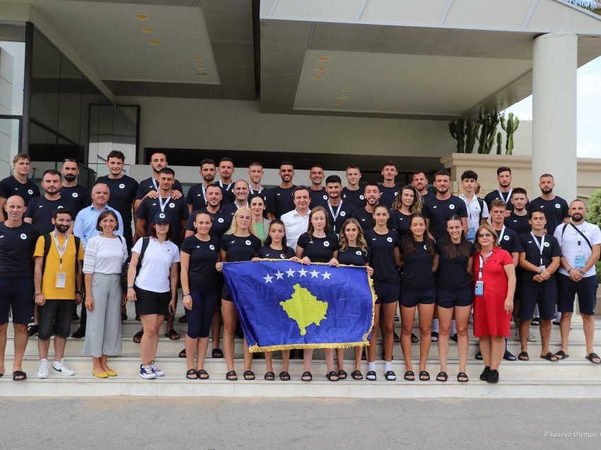 Kurti viziton ekipin e Kosovës që ndodhet në Heraklion të Greqisë për Lojërat Mesdhetare në rërë