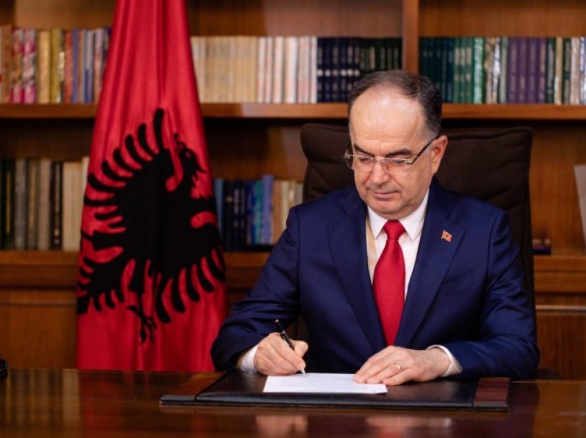 Ndryshimet në qeveri/ Presidenti Begaj dekreton shkarkimet dhe emërimet e ministrave të rinj