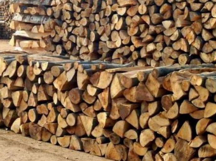 Transportuan dru të prera në mënyrë të paligjshme, policia arreston dy persona nga Tetova
