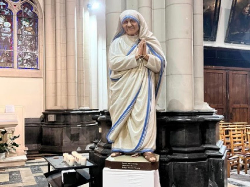 ​Inaugurohet statuja e Nënë Terezës në kishën “Notre Dame de Laeken” në Bruksel