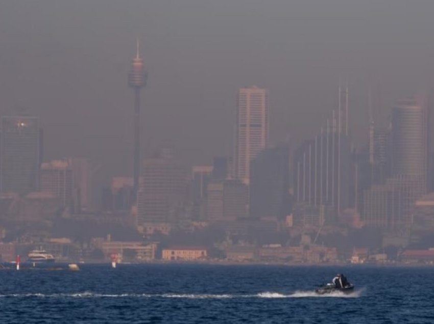 Sydney u mbulua nga tymi për të katërtën ditë radhazi
