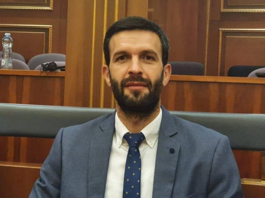 Rrahmani demanton Haxhiun, konfirmon qëndrimin e deputetëve kundër Kodit Civil