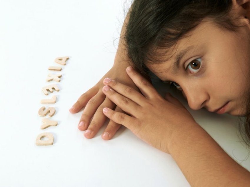 Çfarë duhet të dini për fëmijët me disleksi dhe si mund t'i ndihmoni ata