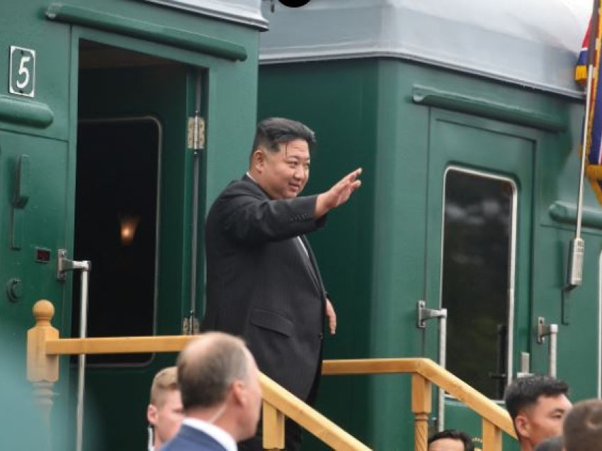 Kim Jong Un përfundon udhëtimin në Rusi